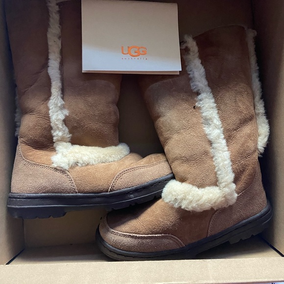 Uggs - Picture 1 of 5